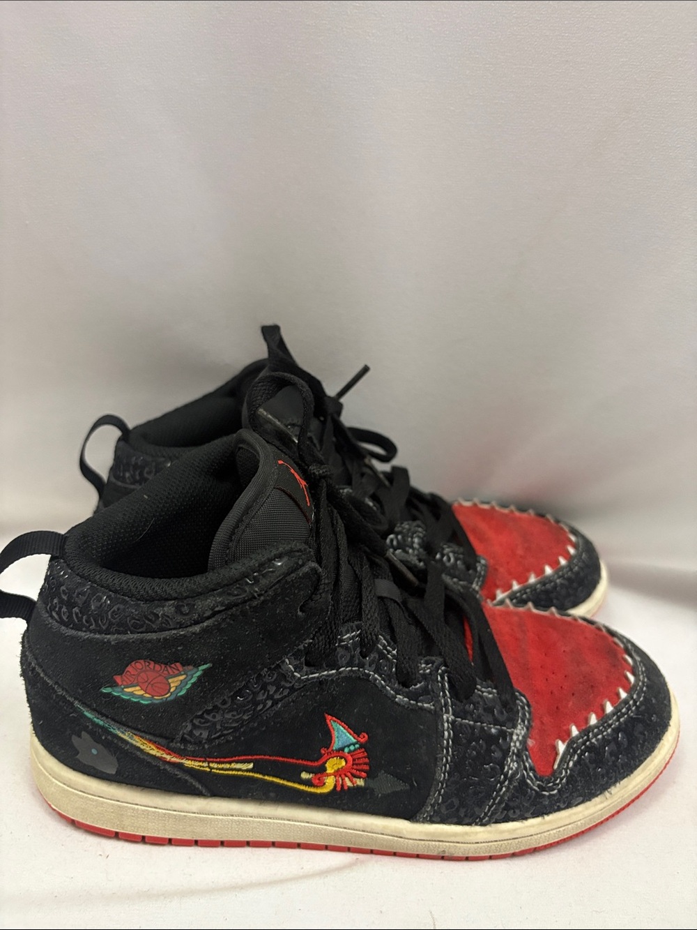 Boys Nike Air Jordans 1 Mid Se Siempre Familia Sneakers - Picture 12 of 14